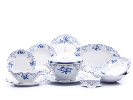 Jídelní souprava, český porcelán, Bernadotte, modré květy, 25 d., Thun 1794