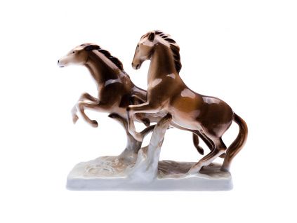 Běžící koně, český porcelán, délka 19 cm, Royal Dux Bohemia